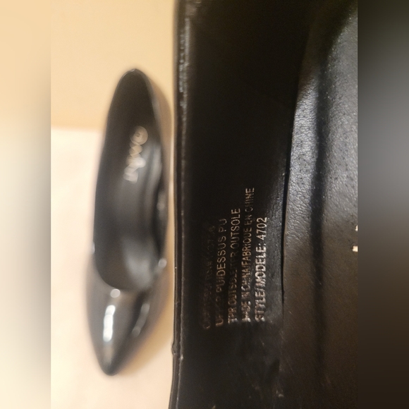 Women's Mint Size 7 Black Heels - Picture 3 of 9